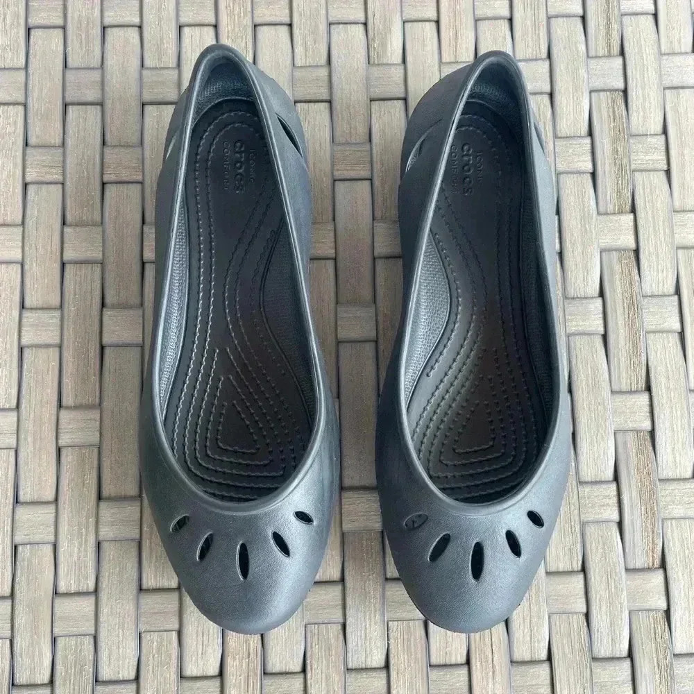 Crocs Kelli‎ Women’s Flats Size 8 Color Black